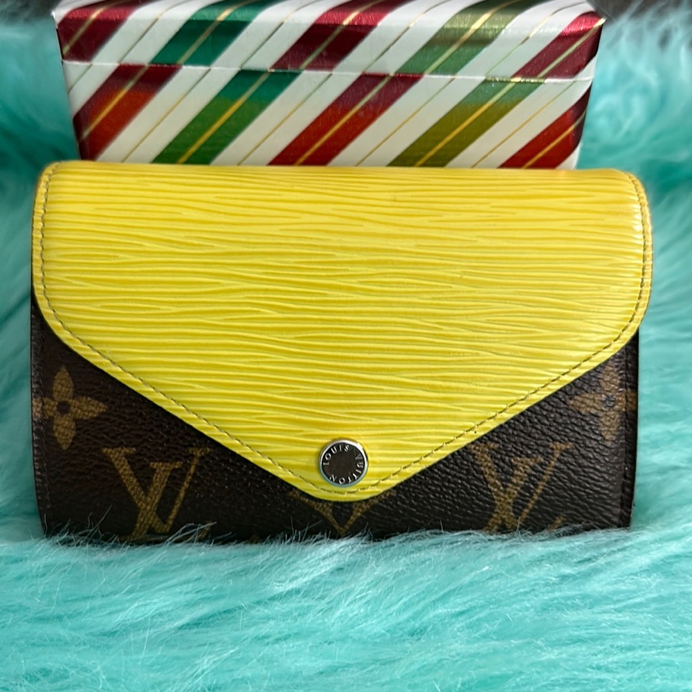 LV EPI/MONO SHORT WALLET